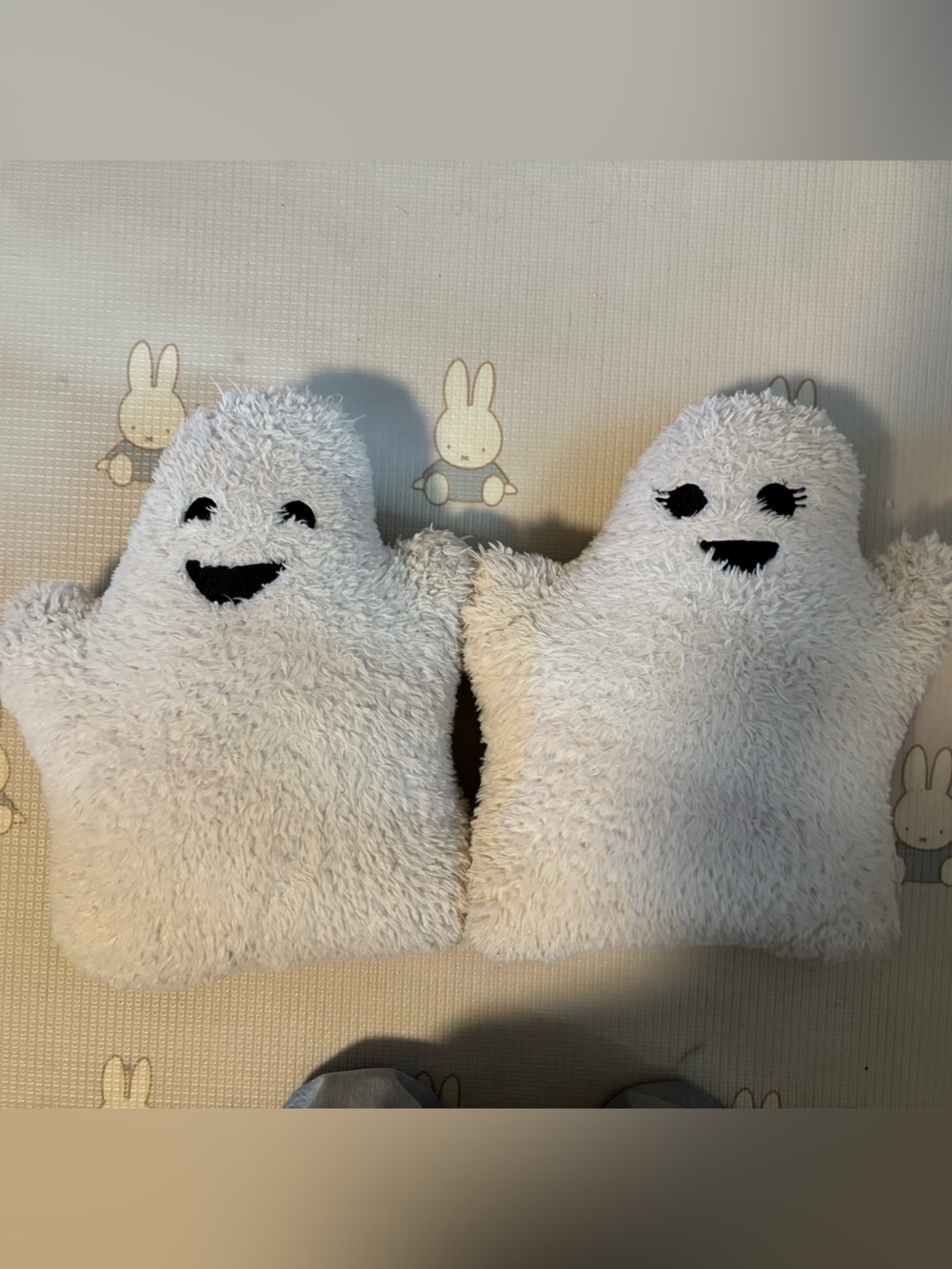 Plush Ghost Accent Pillow Pair – Soft White Decorative Cushions
